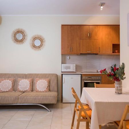 하니아 Luxury Coastal Retreat, Mountain View Balcony With Palm Trees & Parking 아파트 외부 사진