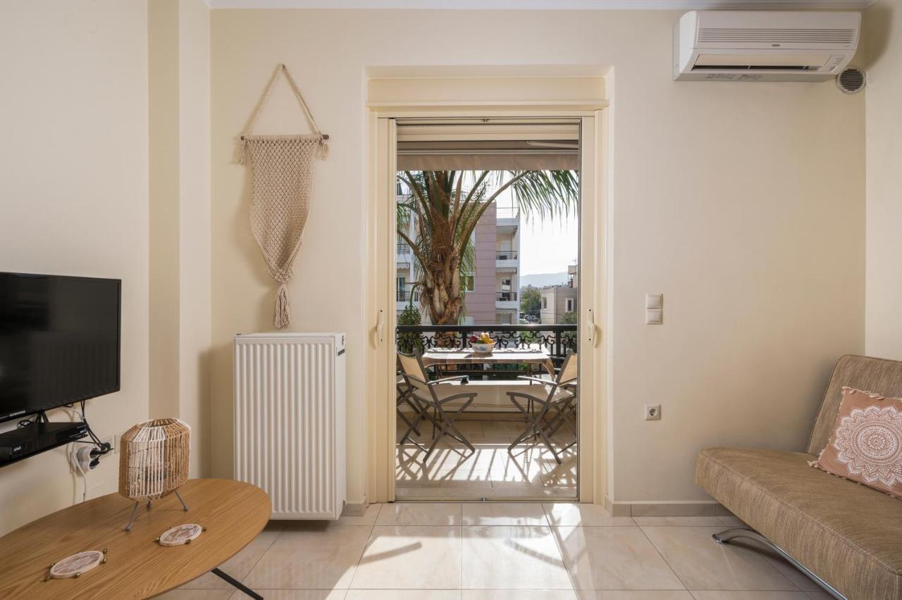 하니아 Luxury Coastal Retreat, Mountain View Balcony With Palm Trees & Parking 아파트 외부 사진