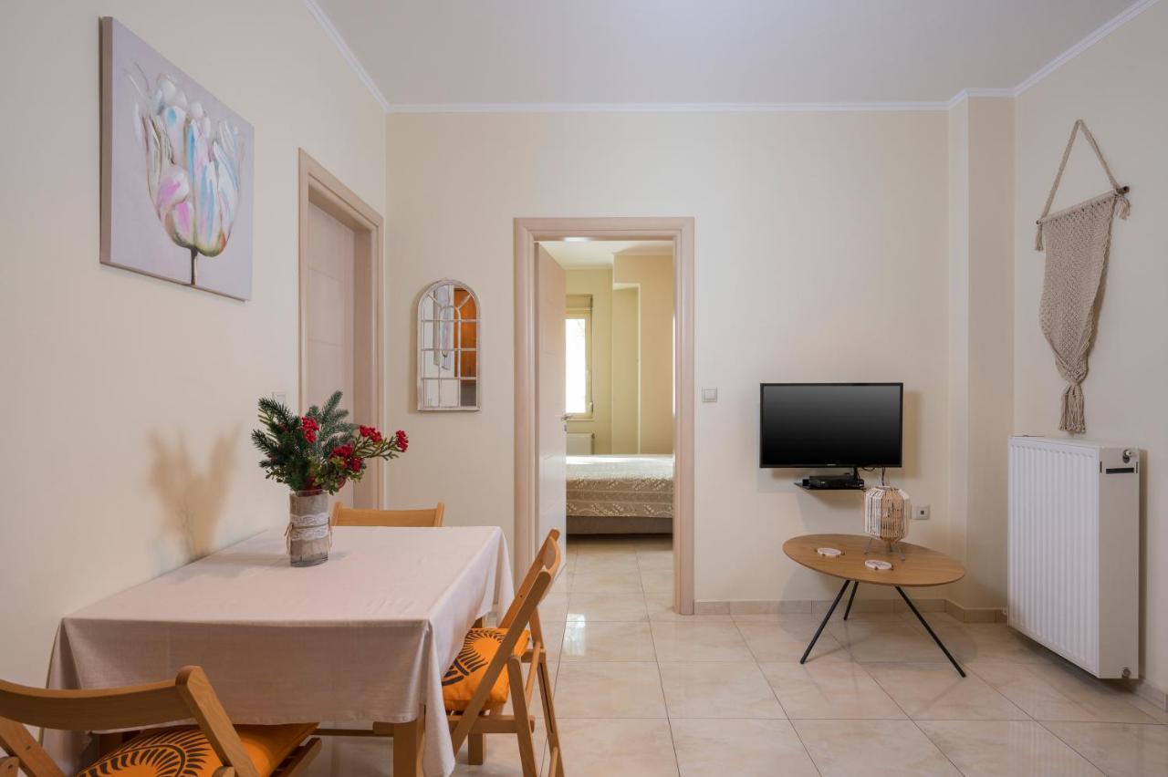 하니아 Luxury Coastal Retreat, Mountain View Balcony With Palm Trees & Parking 아파트 외부 사진